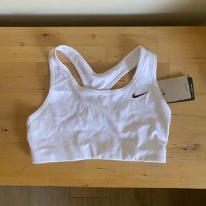 Nike Dri-FIT Swoosh Women's Medium-Support Non-Padded Sports Bra White Small NWT